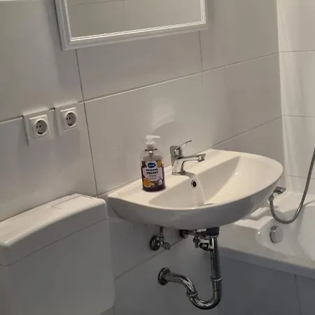 Apartment Monteur Und In Mit 3 Schlafzimmern 6 Personen Btr 174 Magdeburg