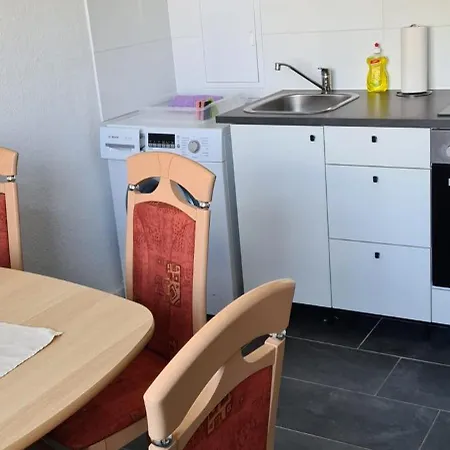 Monteur Und In Mit 3 Schlafzimmern 6 Personen Btr 174 Apartment *