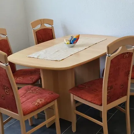 Apartment Monteur Und In Mit 3 Schlafzimmern 6 Personen Btr 174