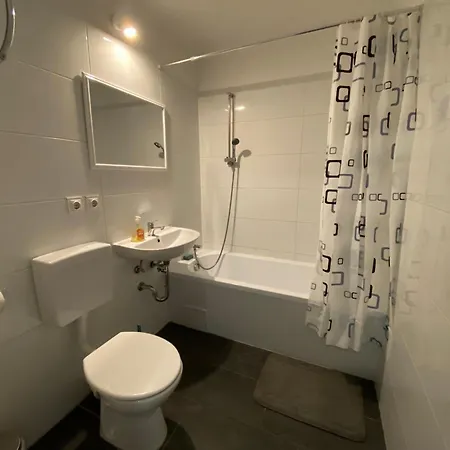 Lägenhet Neue Monteur Und Handwerker In Mit 3 Schlafzimmern 6 Personen Btr 174 *
